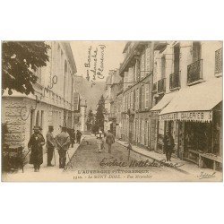 carte postale ancienne 63 LE MONT DORE. Nouvelles Galeries Rue Meynadier 1934