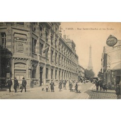 75 PARIS 15. Les Ecoles rue Saint-Charles et vue sur la Tour Eiffel