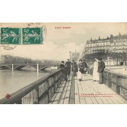 PARIS 04. Estacade Quai Henri IV pendant Inondation 1910