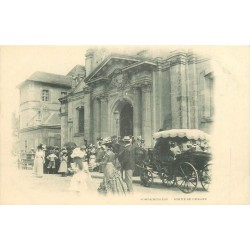 77 FONTAINEBLEAU carte précurseur vers 1900. Sortie de l'Eglise