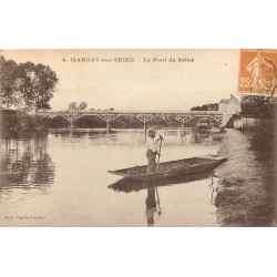 10 MARNAY-SUR-SEINE. Chasseur en barge et le Pont de Seine 1920