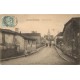 52 DOULEVANT-LE-CHATEAU. Cavaliers rue de la Gare 1904