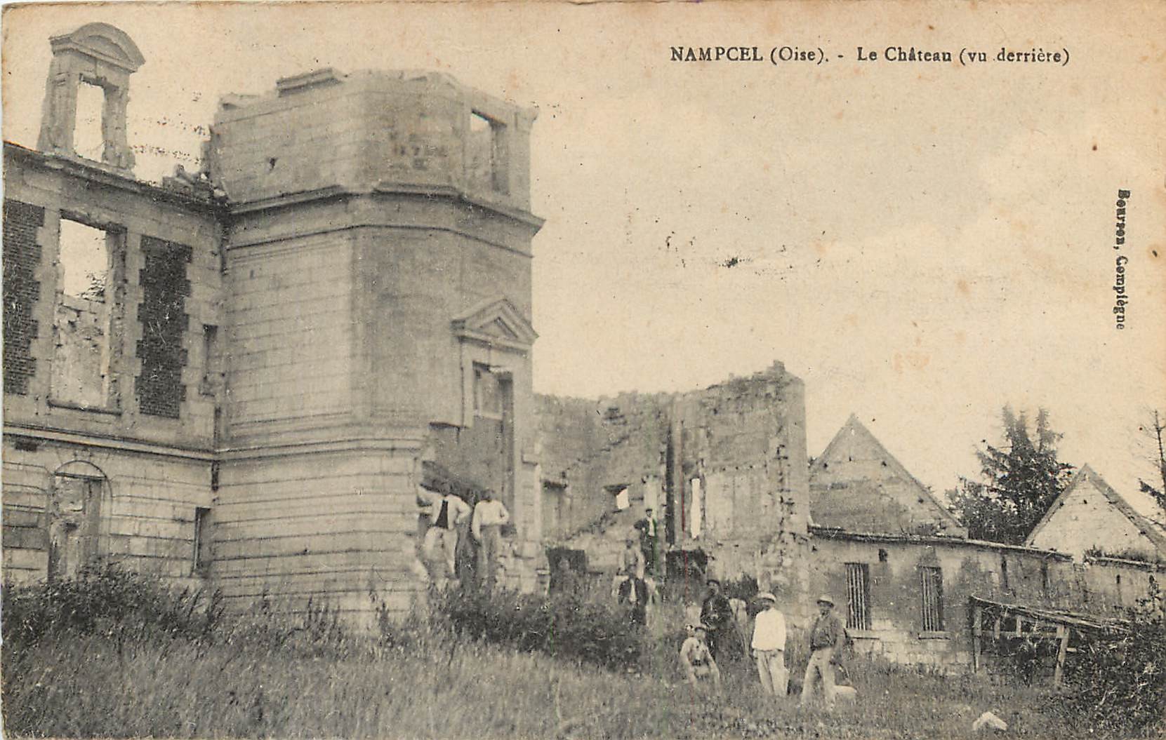 60 NAMPCEL. Le Château après la Guerre bien animé 1922