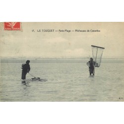 62 LE TOUQUET. Pêcheuses de Crevettes à Paris-Plage vers 1911
