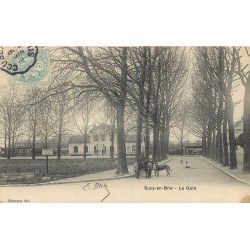 94 SUCY-EN-BRIE. La Gare avec attelage ânes et gros chien attaché 1905