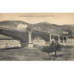 07 LA VOULTE-SUR-RHONE. Train sur Viaduc du Chemin de Fer