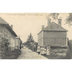 10 VILLECERF. La Rue principale bien animée avec faucheurs Hameau de Messon 1918