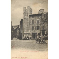 07 LA VOULTE SUR RHÔNE. Pétrolette Dion et Boucherie Place du Marché vers 1900