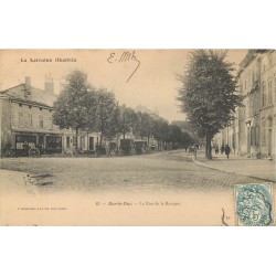 55 BAR-LE-DUC. Nombreux fiacres devant un Café Rue de la Banque 1905