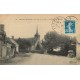 45 VIEILLES-MAISONS. Voiture tacot sur la Place de l'Eglise 1923