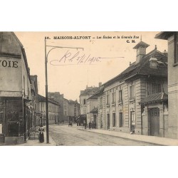 94 MAISONS-ALFORT. Les Ecoles sur la Grande Rue avec Café et Restaurant 1916