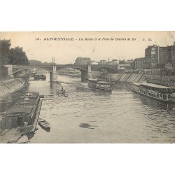 94 ALFORTVILLE. Bateaux-mouche sur la Marne et sous Pont du Chemin de fer 1916