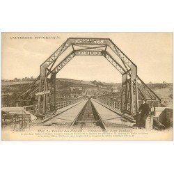 carte postale ancienne 63 LE VIADUC DES FADES. Personnage assis