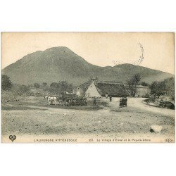 63 LE VILLAGE D'ENVAL. Attelage Cantine Militaire et Voiture sur le Pont