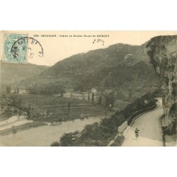 25 BESANCON. Cycliste sur la Route de Quingey Vallée du Doubs 1905
