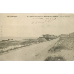 50 BRICQUEVILLE-SUR-MER. Le Port 1903