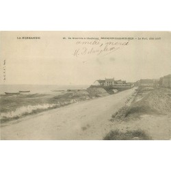 50 BRICQUEVILLE-SUR-MER. Le Port 1903