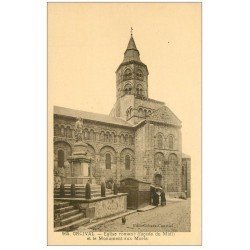 carte postale ancienne 63 ORCIVAL. Eglise et Monument aux Morts