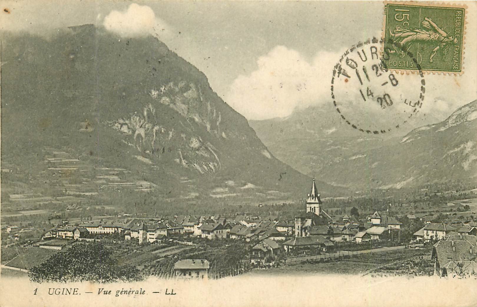 73 UGINE. Vue générale sur le Village 1920