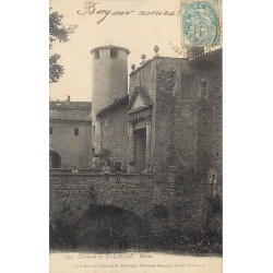 69 SAINT-LAGER. Le Château avec enfants assis sur le pont de pierre 1904