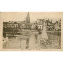 44 LE CROISIC. Petits bateaux dans le Port 1945