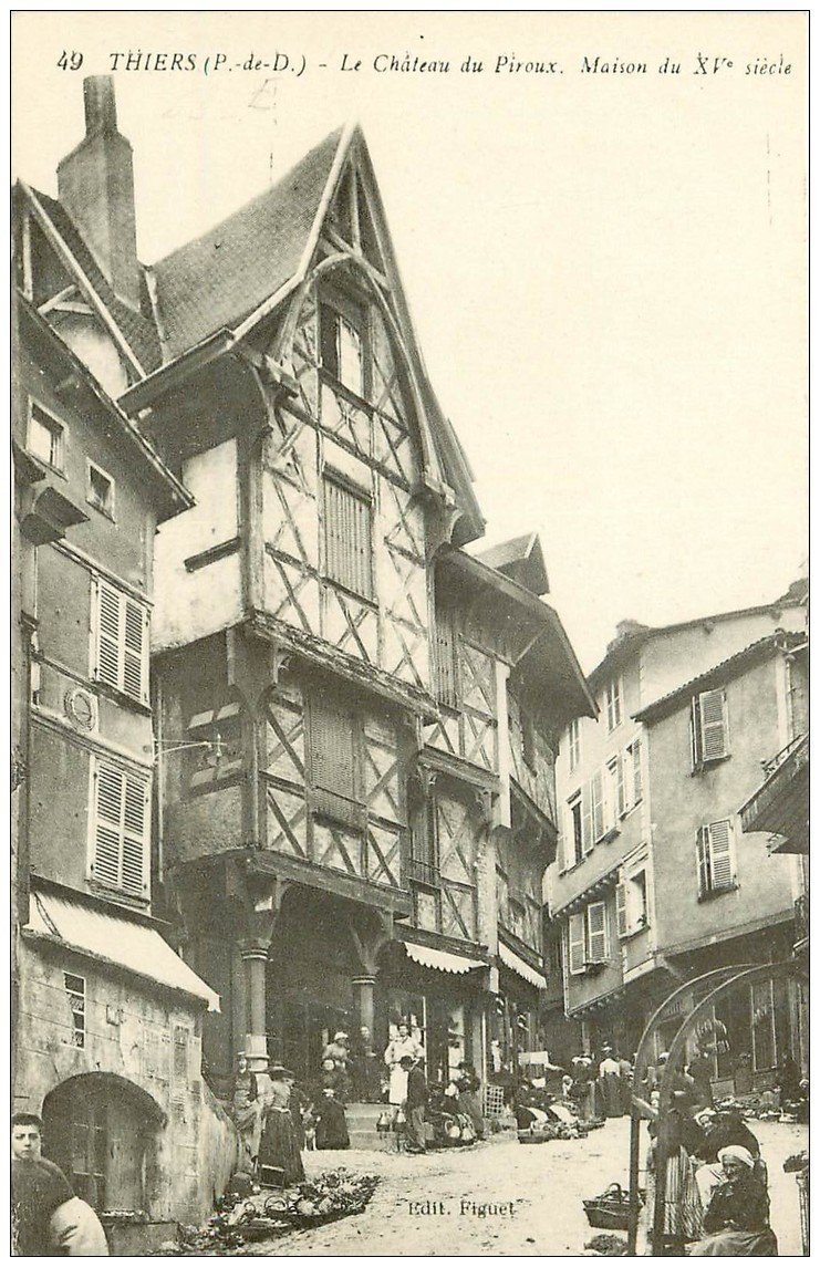 carte postale ancienne 63 THIERS. Château du Pirou animé vendeuses