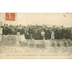 62 BERCK-PLAGE. Institution Saint-Nicolas le Château de Coucy en sable construit par les élèves 1910