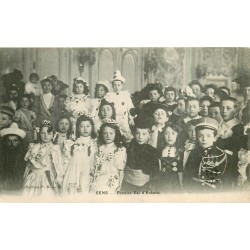 89 SENS. Premier Bal d'Enfants costumés à l'Hôtel de Ville