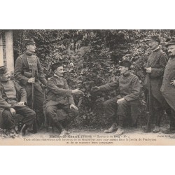 89 MALAY-LE-GRAND. Soldats réservistes dans Jardin du Presbytère 1914