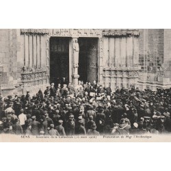 89 SENS. Protestation Mgr Archevêque pendant inventaire de la Cathédrale