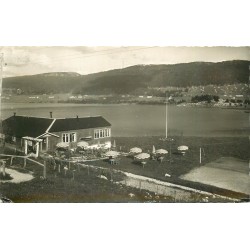 39 LES ROUSSES. Un coin du Lac avec Café terrasse 1955