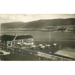 39 LES ROUSSES. Un coin du Lac avec Café terrasse 1955