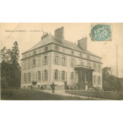 52 DOULEVANT-LE-CHATEAU. Personnages au seuil du Château 1904