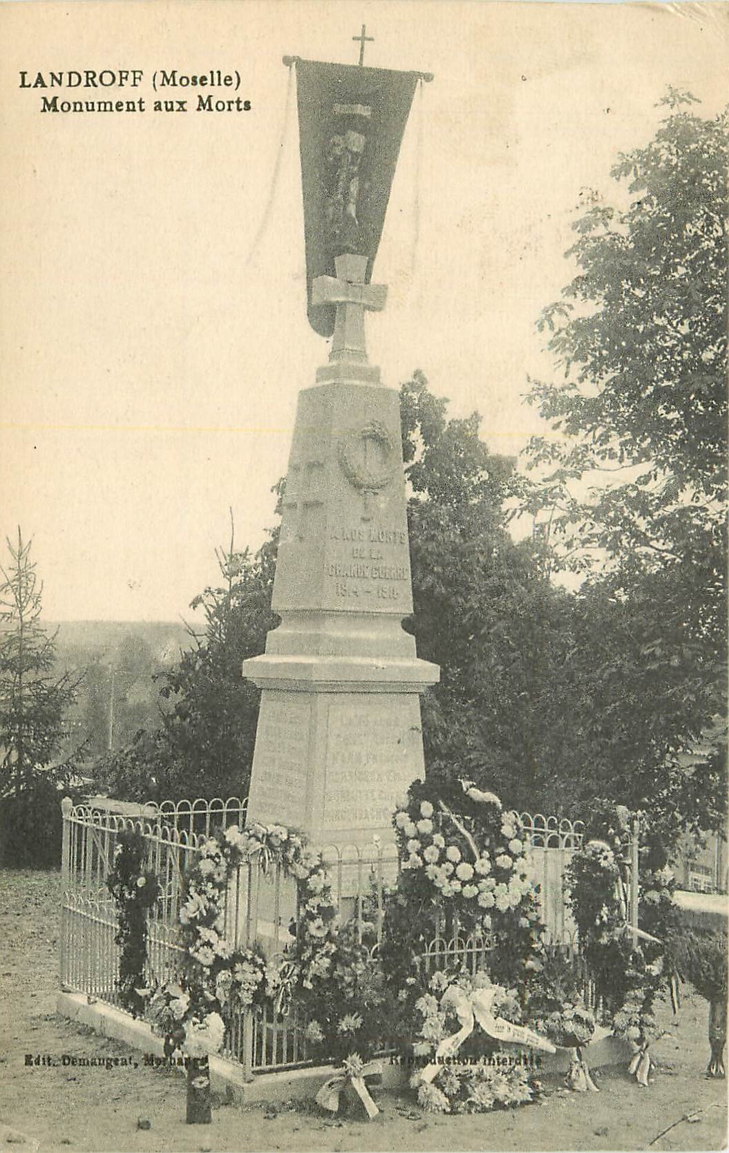 57 LANDROFF. Monument aux Morts 1927