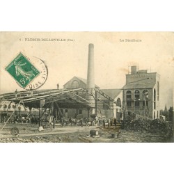 60 PLESSIS-BELLEVILLE. La Distillerie avec nombreux ouvriers