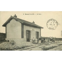 77 MONTGE. La Gare bien animée 1911