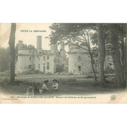 environs 29 SAINT-POL-DE-LEON. Château de Kergornadech avec picniqueuses vers 1900