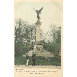 3 cpa 77 MEAUX. Monument aux Morts, Gare inondée et Cathédrale