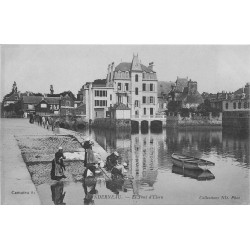 3 cpa 29 LANDERNEAU. Lavandières Pont Elorn, Place du Marché en 1748 et Chapelle Saint-Thomas