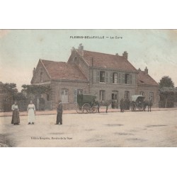 60 PLESSIS-BELLEVILLE. Fiacres devant la Gare 1914