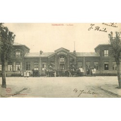 77 DAMMARTIN. Nombreux Fiacres devant la Gare 1905