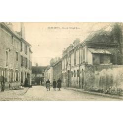 77 DAMMARTIN-EN-GOËLE. Enfants et cerceau rue de l'Hôtel Dieu 1906