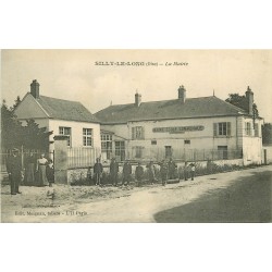 60 SILLY-LE-LONG. Belle animation devant la Mairie et Ecole Communale 1916