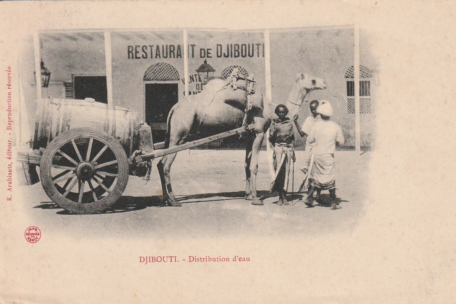 DJIBOUTI. Distribution d'eau avec attelage Chameau devant le Restaurant vers 1900