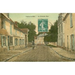 60 LAGNY-LE-SEC. Cycliste sur la Grande Rue vers 1909