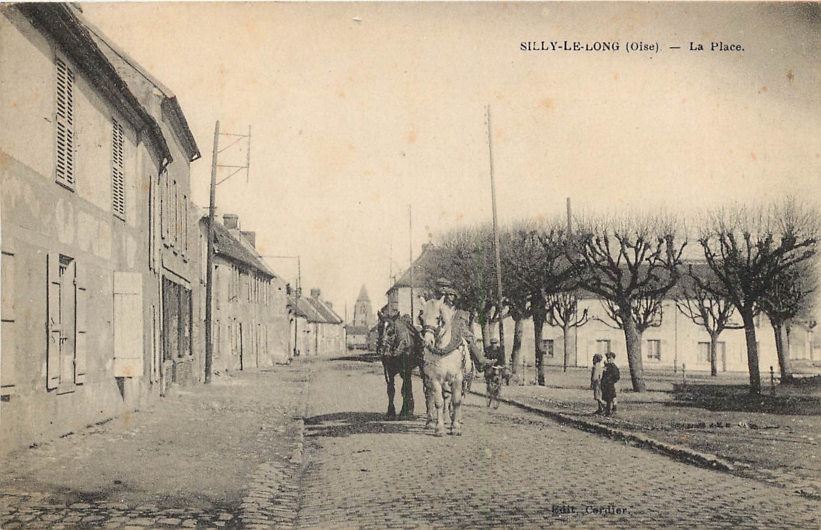 60 SILLY-LE-LONG. Chevaux de labour sur la Place 1924