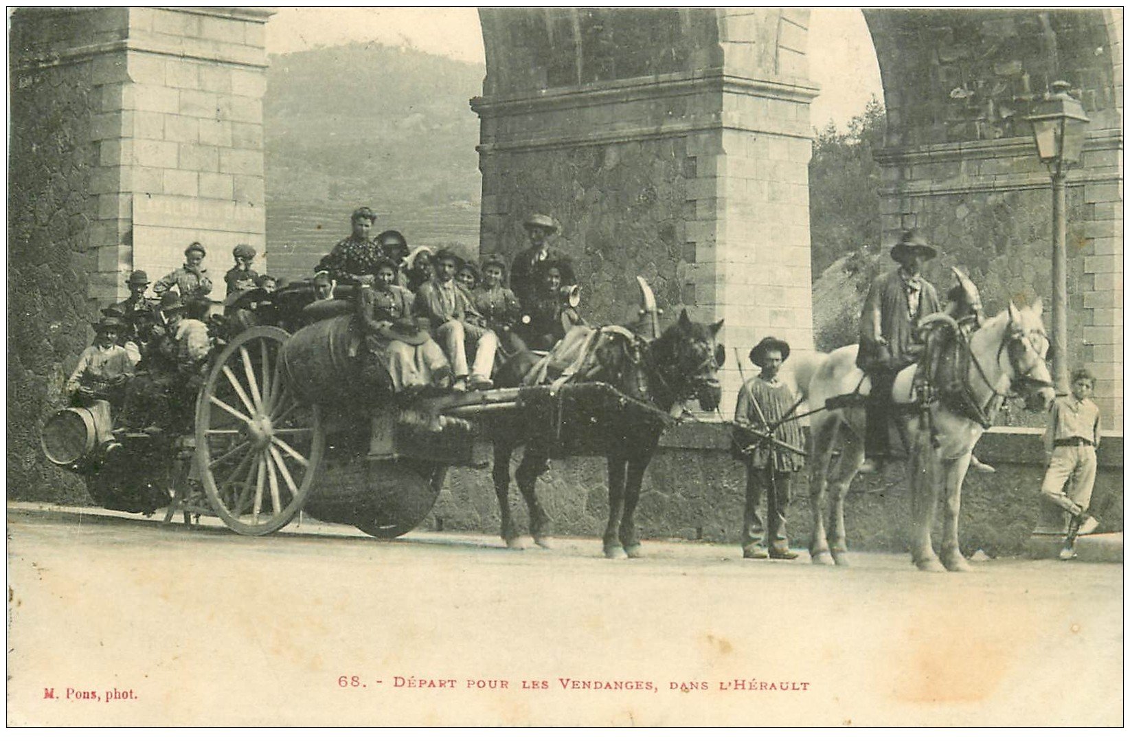 34 LAMALOU. Départ pour les Vendanges 1908