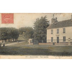 77 DAMMARTIN-EN-GOËLE. Petite animation Place Lavollée 1905