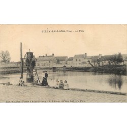 60 SILLY-LE-LONG. La Mare et pompe à eau 1918