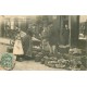 37 TOURS. Les petits métiers de la rue. MARCHAND DE LEGUMES 1905 devant le Café Grosyeux